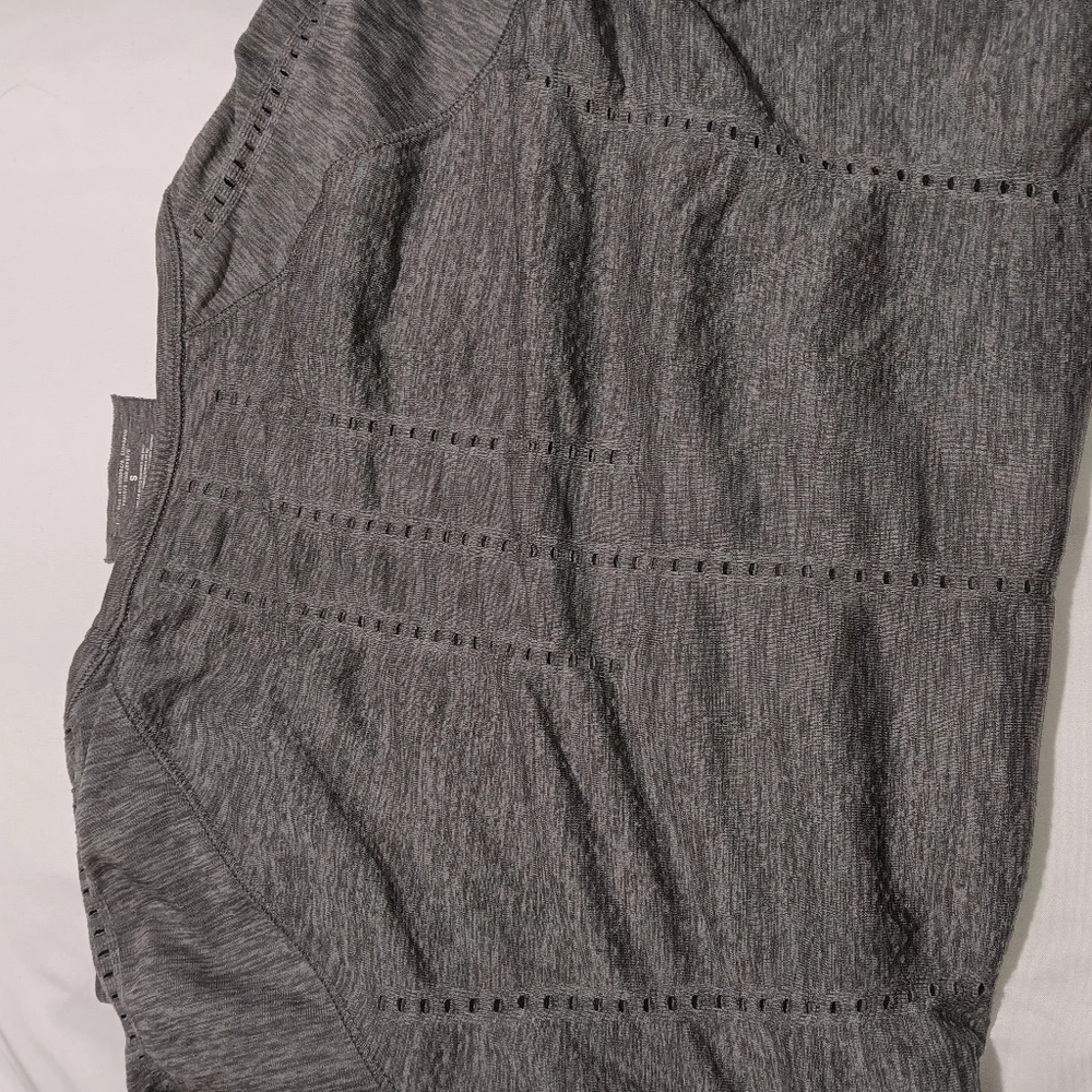 Womens used athleta long sleeve shirt  size small in great condition - Picture 5 of 5